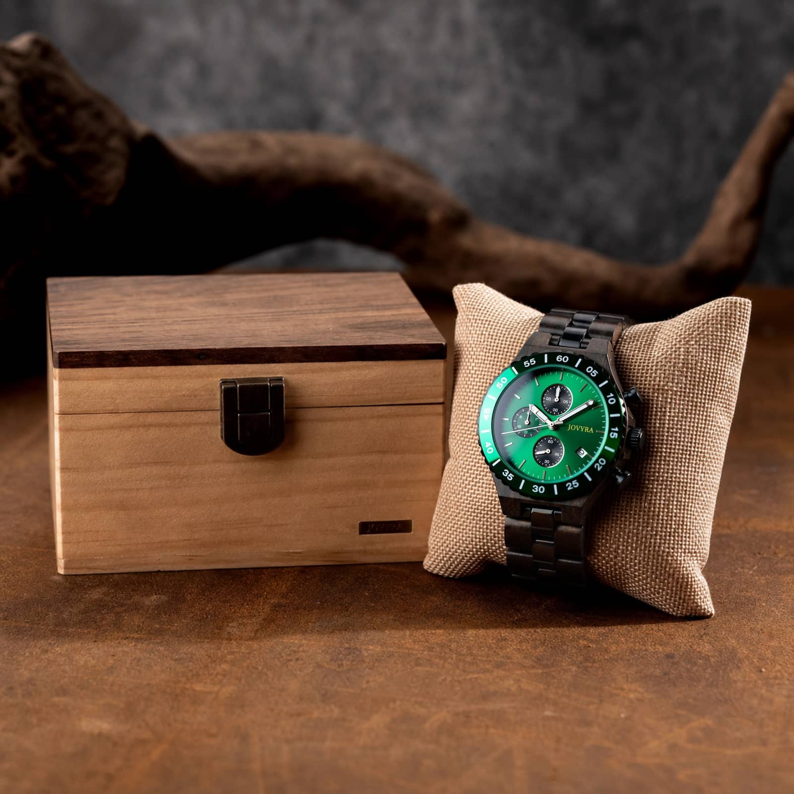 TITAN - Emerald Steel personalized watch presented in a JOVYRA gift box